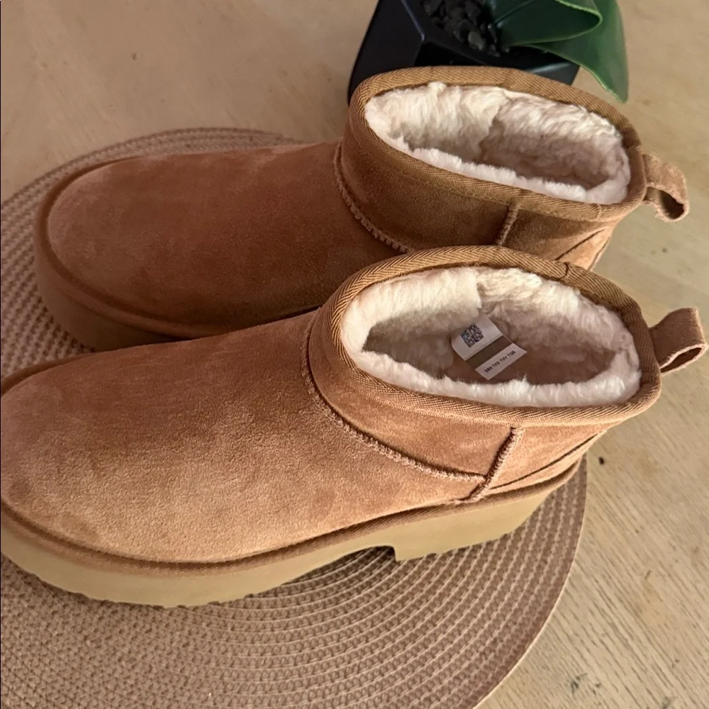 UGG 🔥 Classic ultra mini New Heights Platform Boot